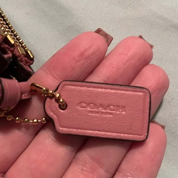 NEW Coach Wristlet - Picture 5 of 5